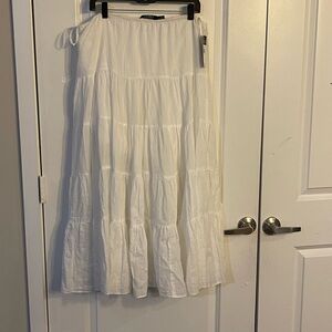 Ralph Lauren Elegant White Tiered Skirt
Size Large